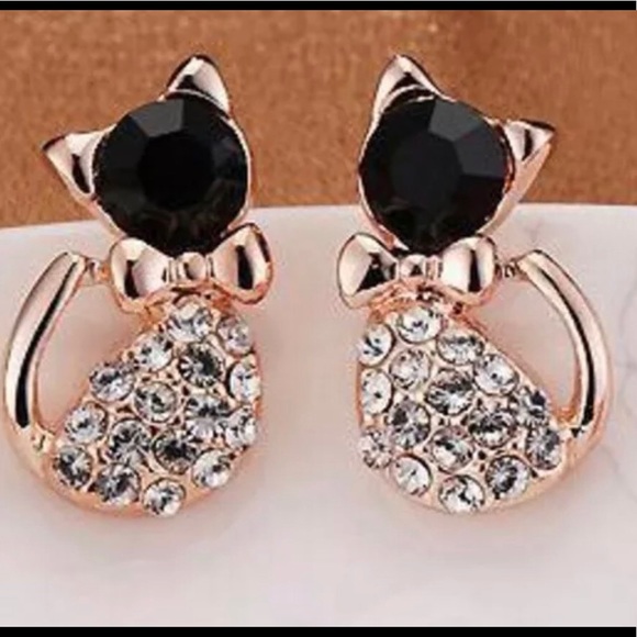 Jewelry - HP. Crystal cat stud pierced earrings